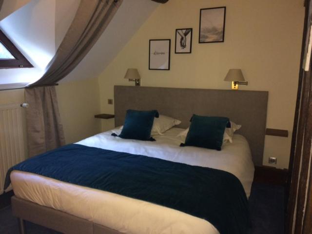 Les 3 Roses Bed & Breakfast Anjouin Exterior photo