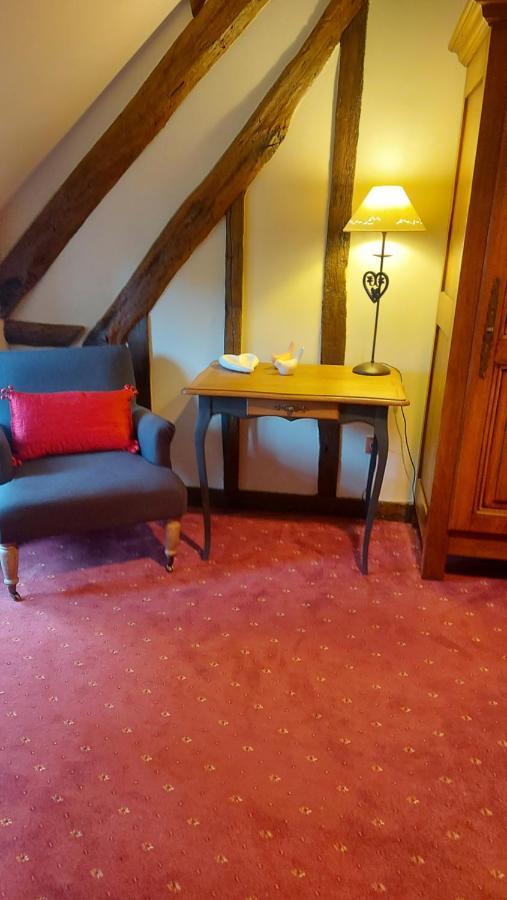 Les 3 Roses Bed & Breakfast Anjouin Exterior photo