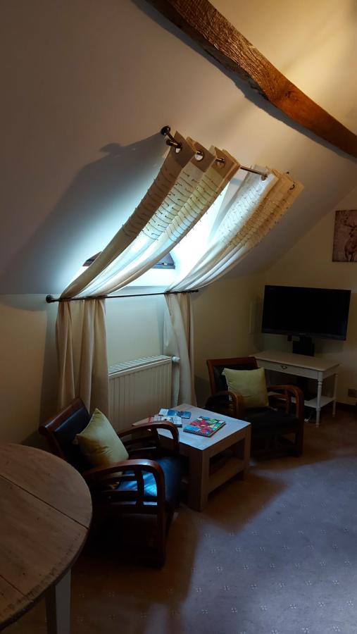 Les 3 Roses Bed & Breakfast Anjouin Exterior photo