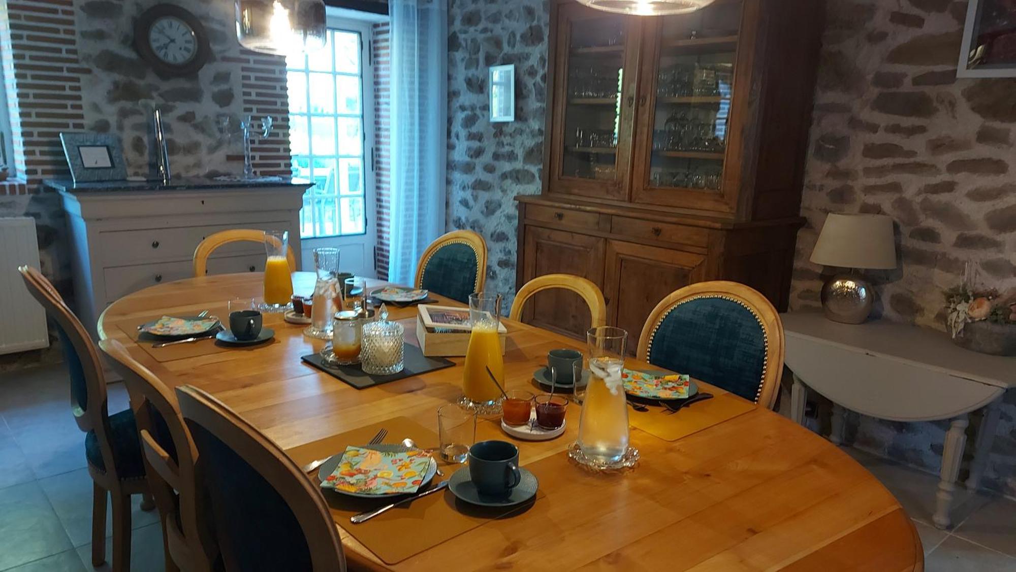 Les 3 Roses Bed & Breakfast Anjouin Exterior photo