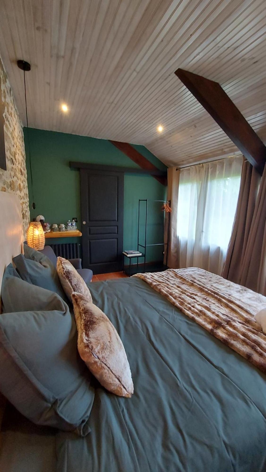 Les 3 Roses Bed & Breakfast Anjouin Exterior photo